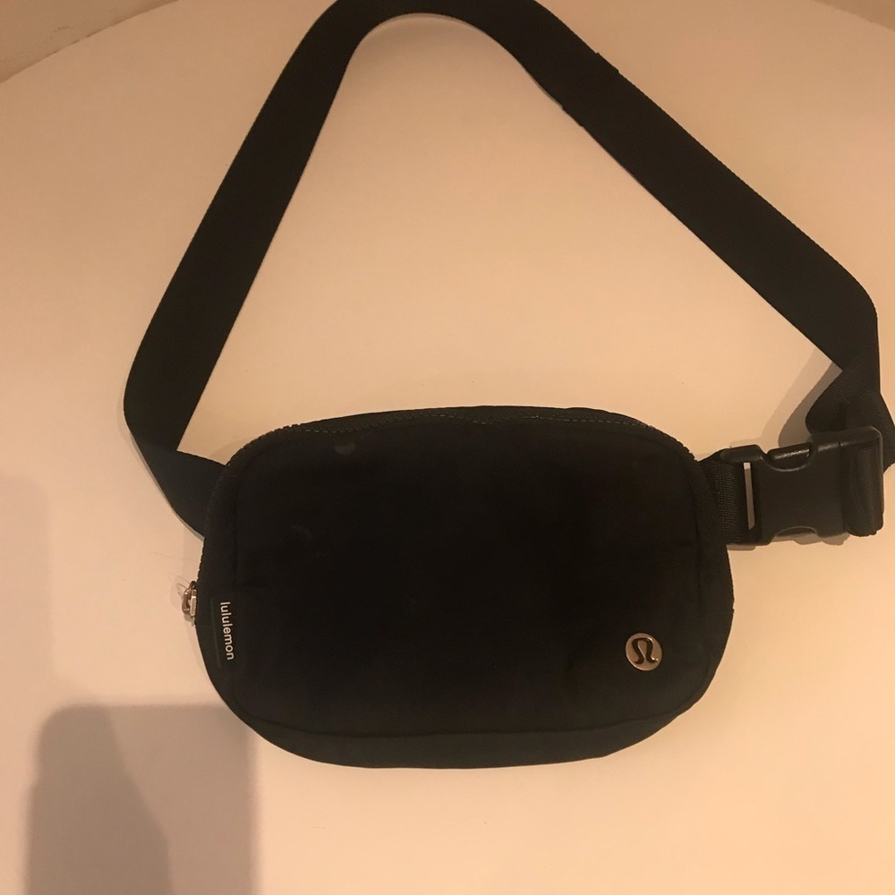 Lululemon Athletica Black Belt Bag with Adjustable Strap